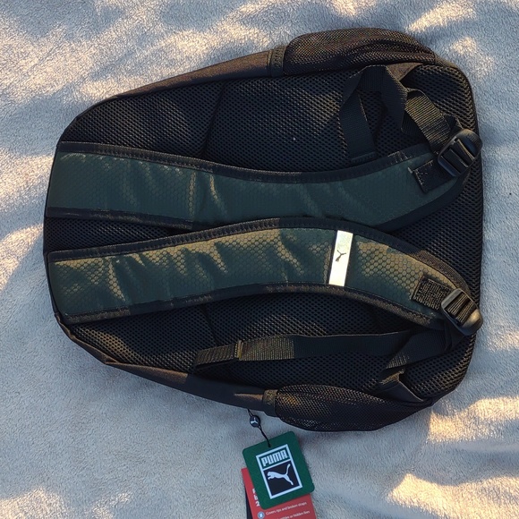 🙀PUMA Equivalence Backpack in Dark Green/Black - Picture 9 of 15